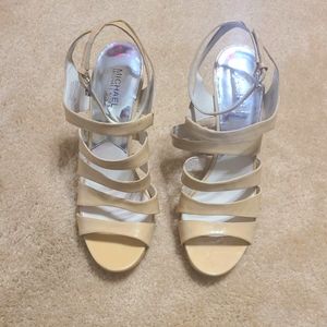 MICHAEL KORS CREAM CUT OUT HEELS..SIZE 10